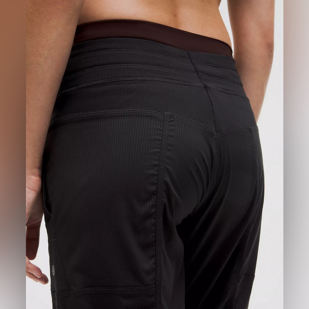 NWT LULULEMON Dance Studio Mid-Rise PantTall Black Size 4 5959 - Picture 10 of 14
